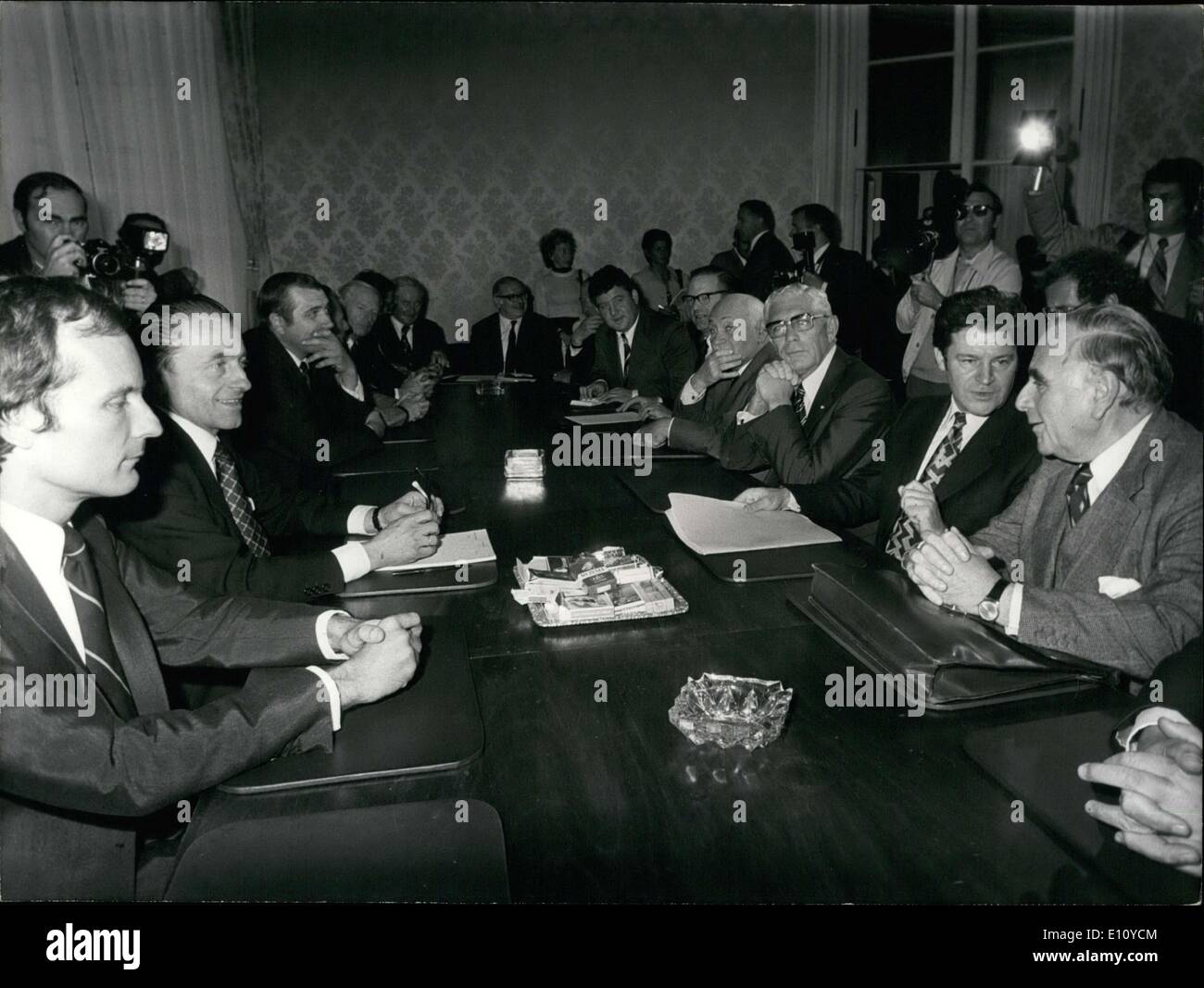Sep 04, 1974 - Motorhaube, der Minister für Landwirtschaft, traf heute mit europäischen landwirtschaftlichen Gewerkschaftsvertreter an das Landwirtschaftsministerium in Paris. Stockfoto