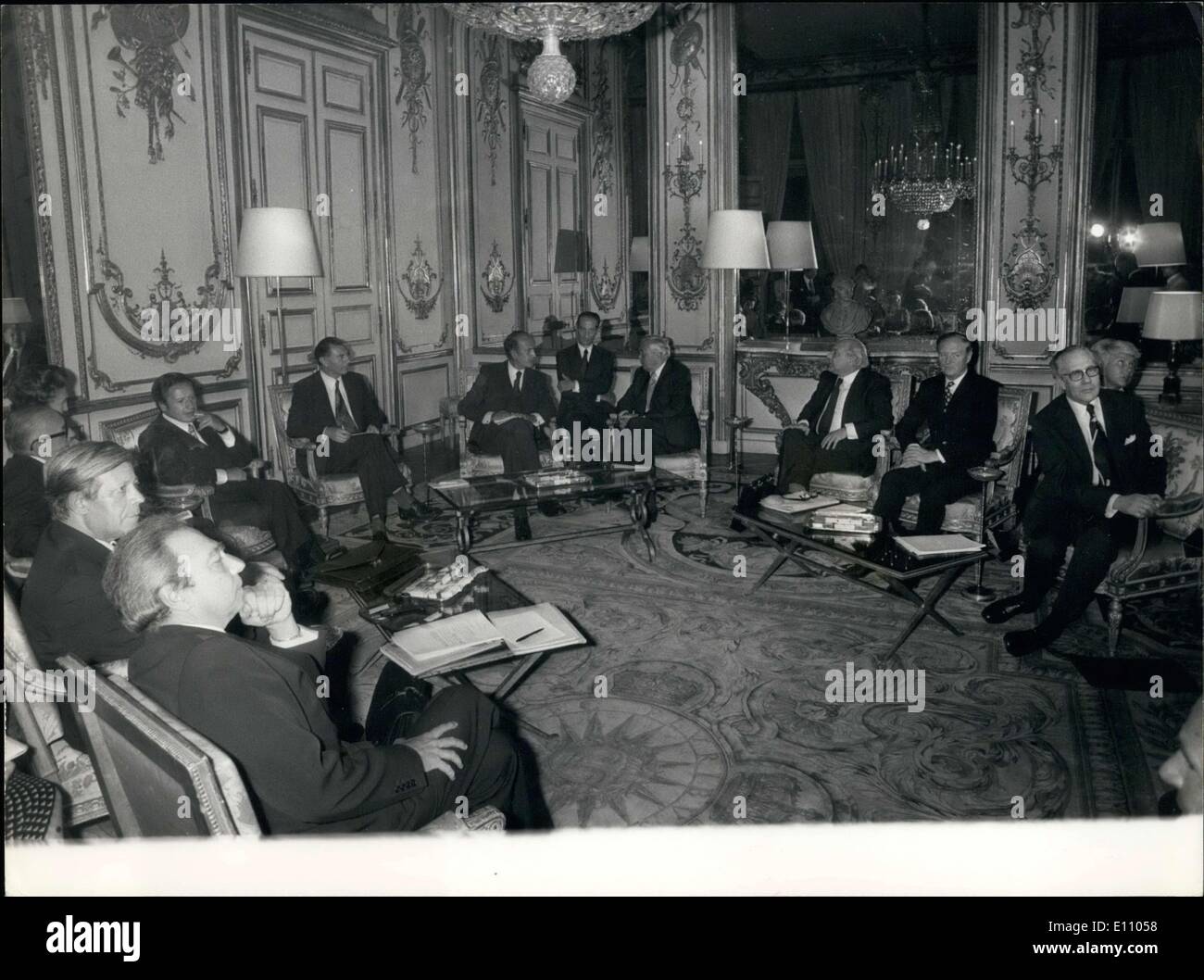 Sept. 15, 1974 - von links nach rechts: François-Xavier Ortoli, Kanzler Helmut Schimidt, italienischer Ministerpräsident Mariano Rumor, luxemburgische Premierminister Gaston Thorn, der belgische Premierminister Leo Tindemans, französischen Präsidenten Valery Giscard d ' Estaing, der britische Premierminister Harold Wilson, niederländische Ministerpräsident Joop Den Uyl irische Premierminister Liam Cosgrave und dänischen Premierminister Pour Hartling. Stockfoto