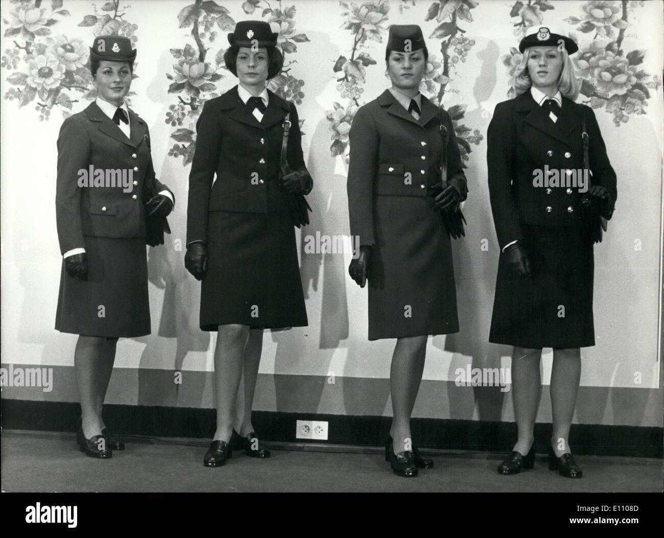 4. November 1974 - Streitkräfte Frauen Soldaten Uniformen in der belgischen. Stockfoto