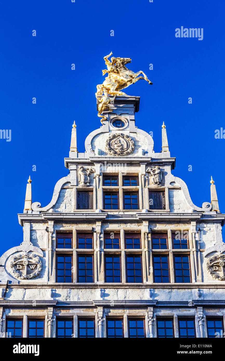 Nahaufnahme eines Zunfthäuser in der Grote Markt oder Hauptplatz in Antwerpen, Belgien. Stockfoto