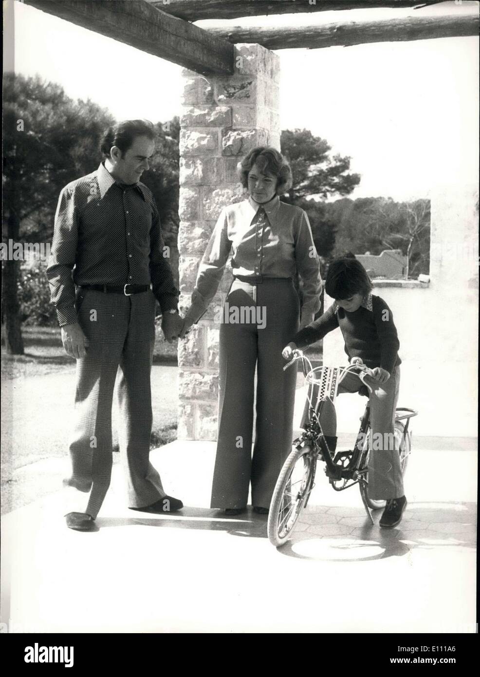 18. März 1975 - Ready, links in einer Kampagne zu führen, die Morgen beginnen wird verlässt Georges Marchais seine Villa in der Nähe von Grasse Stockfoto