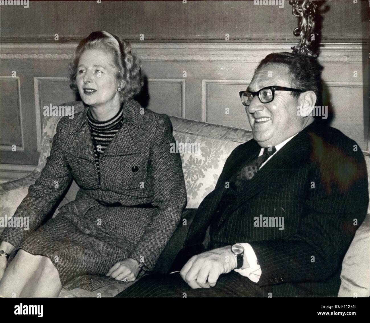 2. Februar 1975 - trifft DR. KISSINGER Frau THATCHER. DR. HENRY KISSINGER, der US-Setary of State, trafen sich heute Morgen Mrs MARGAR Stockfoto