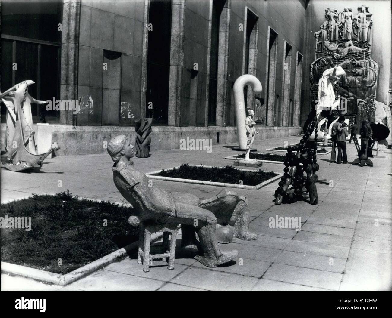 12. Mai 1975 - kann Skulptur Ausstellung im Museum moderner Kunst in Paris Stockfoto