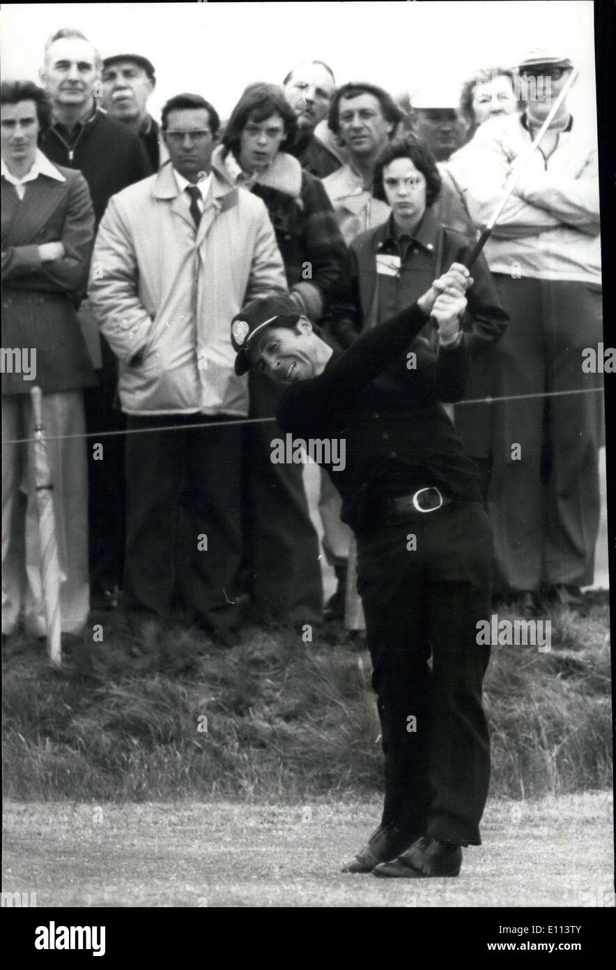 9. Juli 1975 - British open in Carnoustie: Foto zeigt Gary Player (SA) fährt in der ersten Runde der British Open in Carnoustie, gestern beendete er mit einem 75. Stockfoto