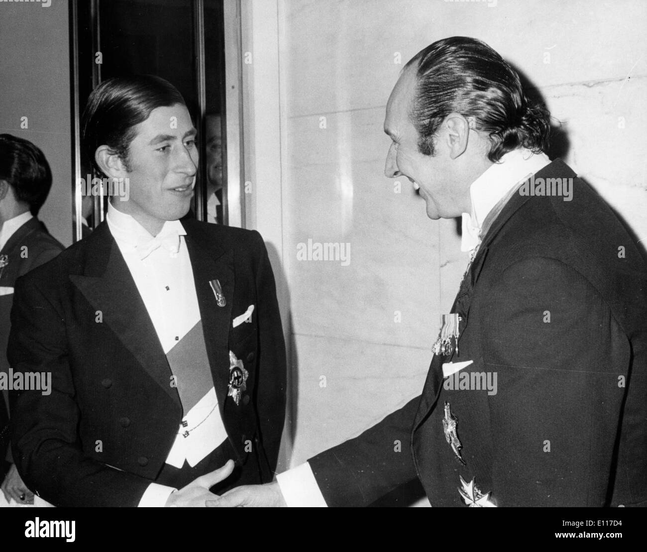 Prinz Charles begrüßt David Ormsby-Gore am event Stockfoto