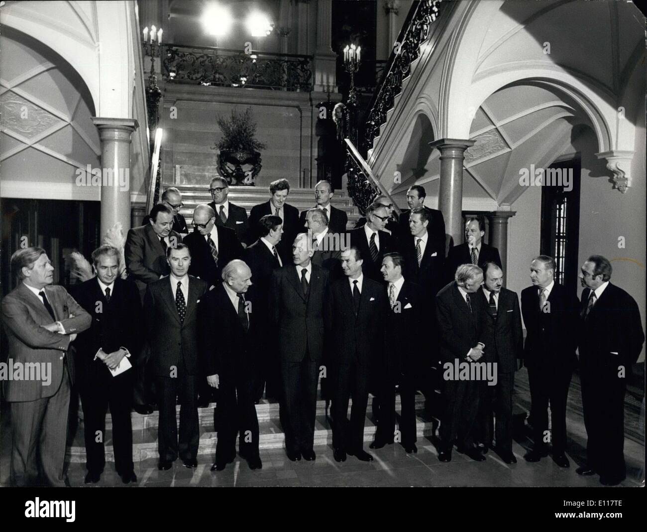 2. April 1976 - von links nach rechts: Westen Deutschlands Bundeskanzler Helmut Schmidt, Italien Aldo Moro, Belgiens Tindemans, Niederlande Höhle Uyl, der französische Präsident Giscard d ' Estaing, Großherzog Jean von Luxemburg, Luxemburg Thorn, Großbritanniens Harold Wilson, Dänemarks Jorgensen, Irland Cosgrave und Präsident der Europäischen Kommission Ortoli. Stockfoto