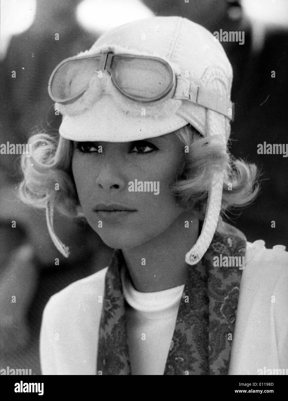 Schauspielerin Mireille Darc in "Monte Carlo or Bust!" Stockfoto