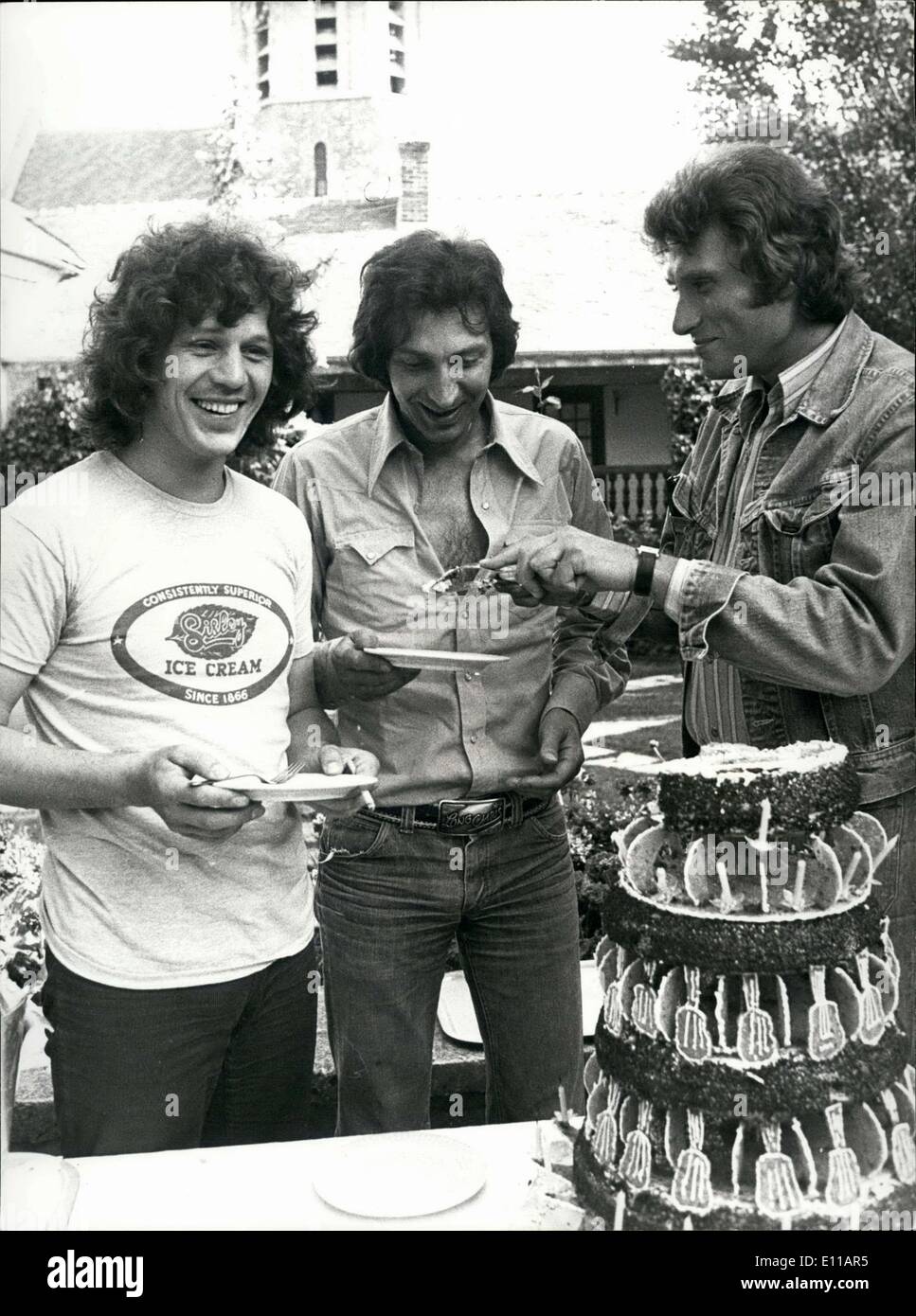 16. Juni 1976 - Musiker Johnny Halliday, Chris Long & Gerard Lenorman Stockfoto