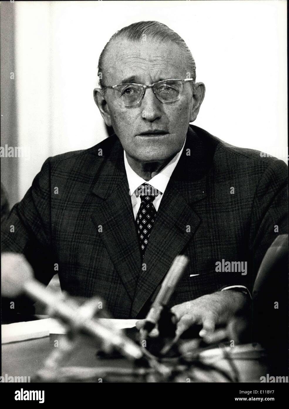 24. August 1976 - Herr Walter Jann, Geschäftsführer der Schweizer Pharma-Multi Hoffmann - La Roche, tatsächlich beteiligt die Seveso-Katastrophe in Norditalien. Stockfoto