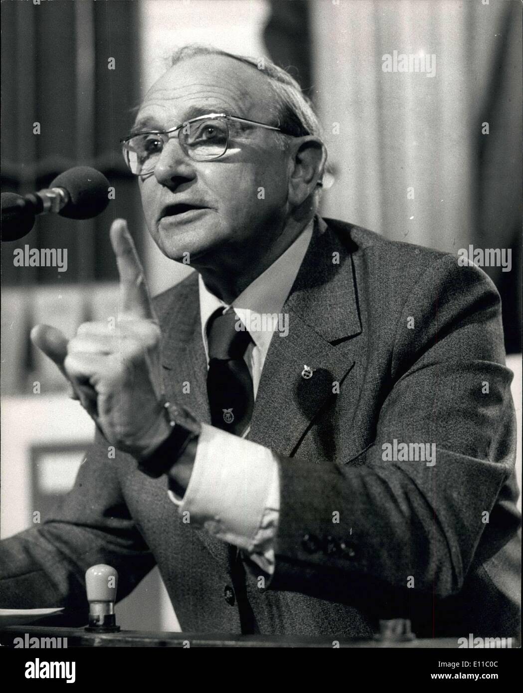 Sept. 08, 1976 - Mr Jack Jones spricht auf der T.U.C. Konferenz in Brighton: Mr. Jack Jones, die Transportarbeiter Führer, Rede auf der Konferenz, als er darauf bestand, dass mehr könnte, für Rentner getan werden '' trotz der wirtschaftlichen Zwängen. Stockfoto