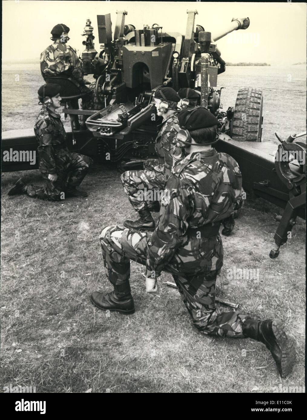 Sept. 09, 1976 - The International Akzeptanz von The FH70 1855 M M Haubitze an der königlichen Schule Feldartillerie - Larkhill: gab es eine Demonstration heute FH70 155 mm Feldhaubitze an die königliche Schule von Artillerie in Larkhill, Salisbury. Das FH70-Projekt begann als bilaterale Abkommen zwischen Großbritannien und Deutschland im Jahre 1966. 1968 wurde ein Memorandum of Understanding unterzeichnet und Entwicklung begonnen, die Jahr. Im Jahr 1969 Italien trat dem Projekt und, obwohl nicht verantwortlich für irgendwelche Entwicklungsarbeit hat dazu beigetragen, Entwicklungskosten und teilen in der Produktion Stockfoto