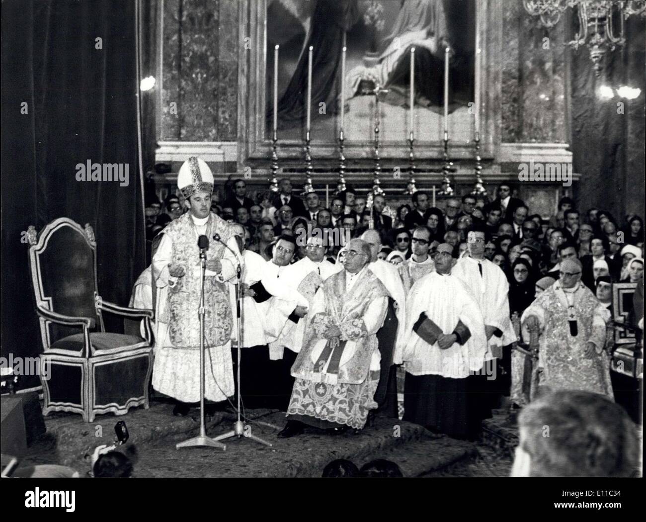30. Dezember 1976 - Maltas neue Erzbischof thront: Maltas neue Erzbischof Mons Joseph Mercieca wurde in der Kathedrale von Mdina inthronisiert. Stockfoto