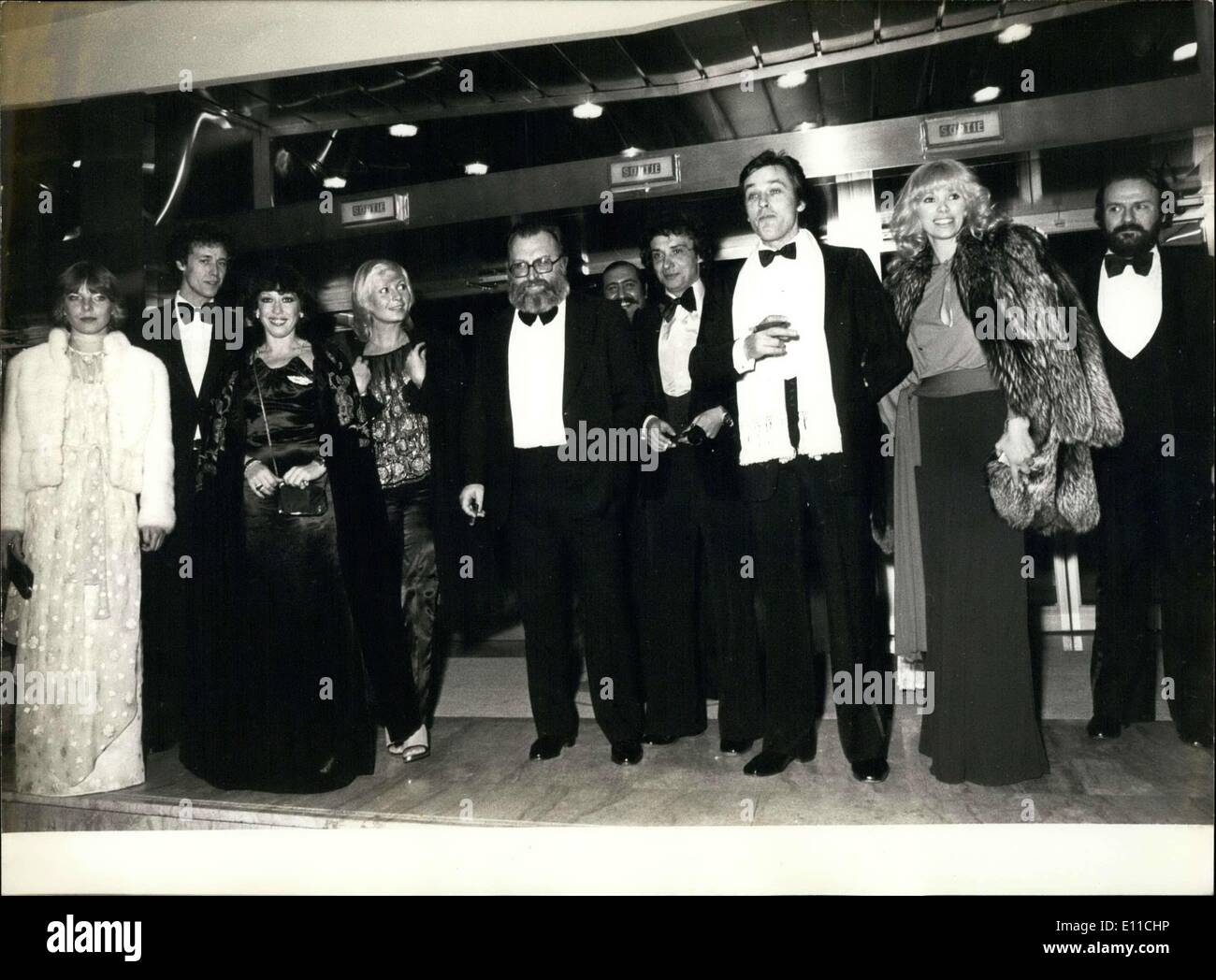 17. Januar 1977 - sind sie bei der Premiere der '' Happy Broadway to You'' im Casino Ruhl in Nizza. Viele Film und Theater Stars, Sportler und Sänger besuchte die Show. Stockfoto