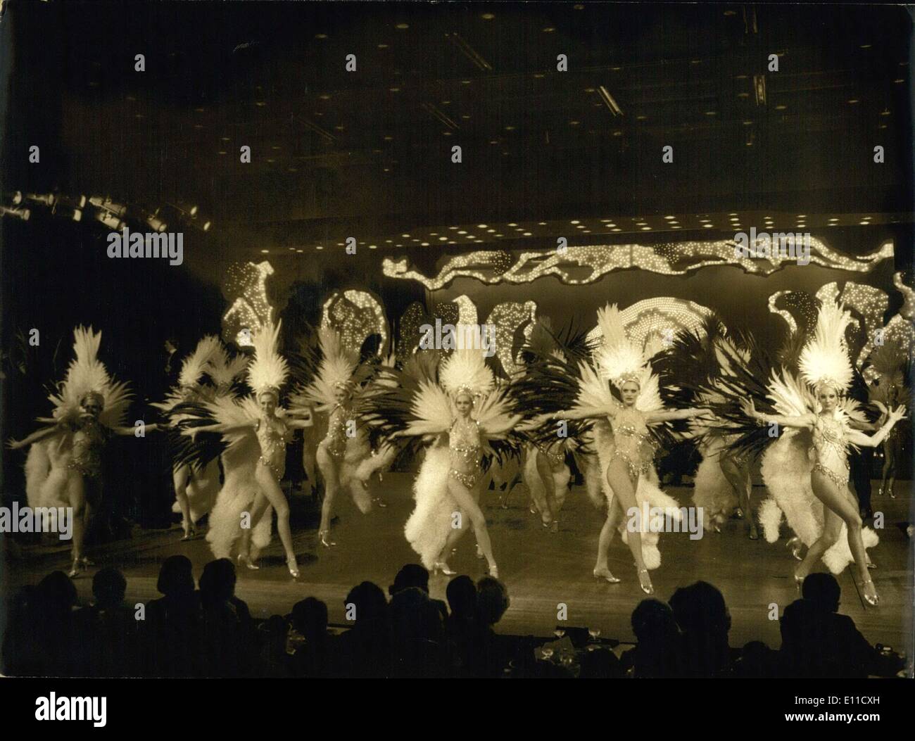 25. März 1977 - Tänzern in der neuen Revue auf dem Lido in Frankreich Stockfoto