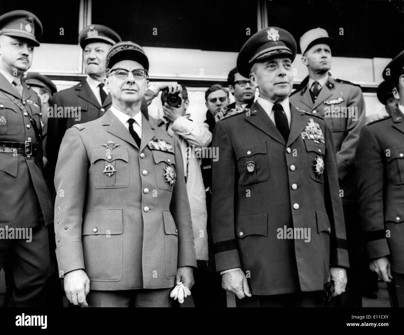 General Charles Ailleret und General Lemnitzer Stockfoto