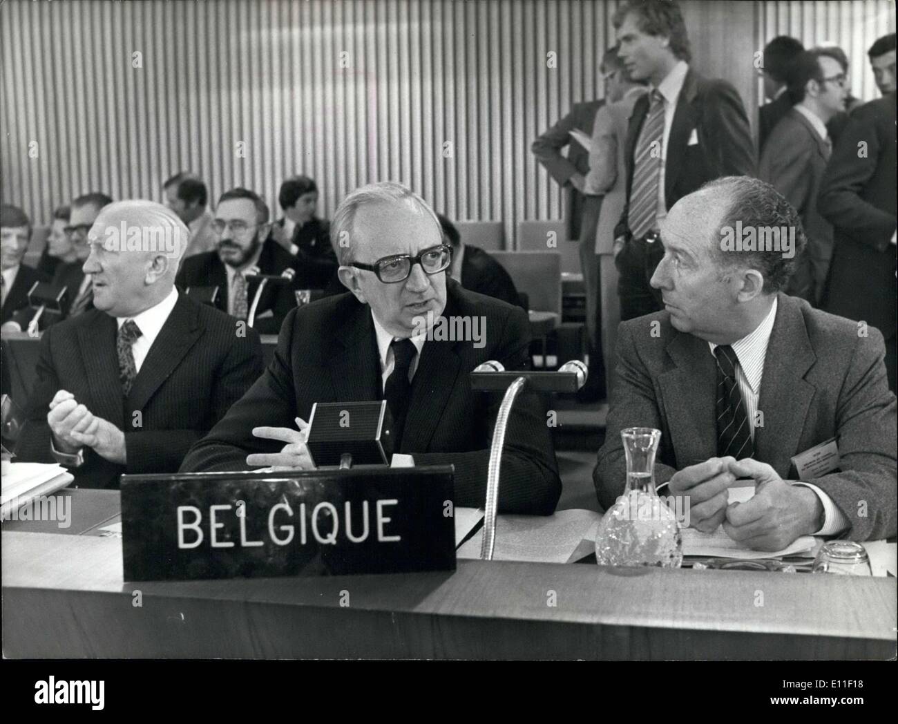 24. Juni 1977 - OECD Konferenz: Henri Simonet, Lonnoy und Groothaert Stockfoto