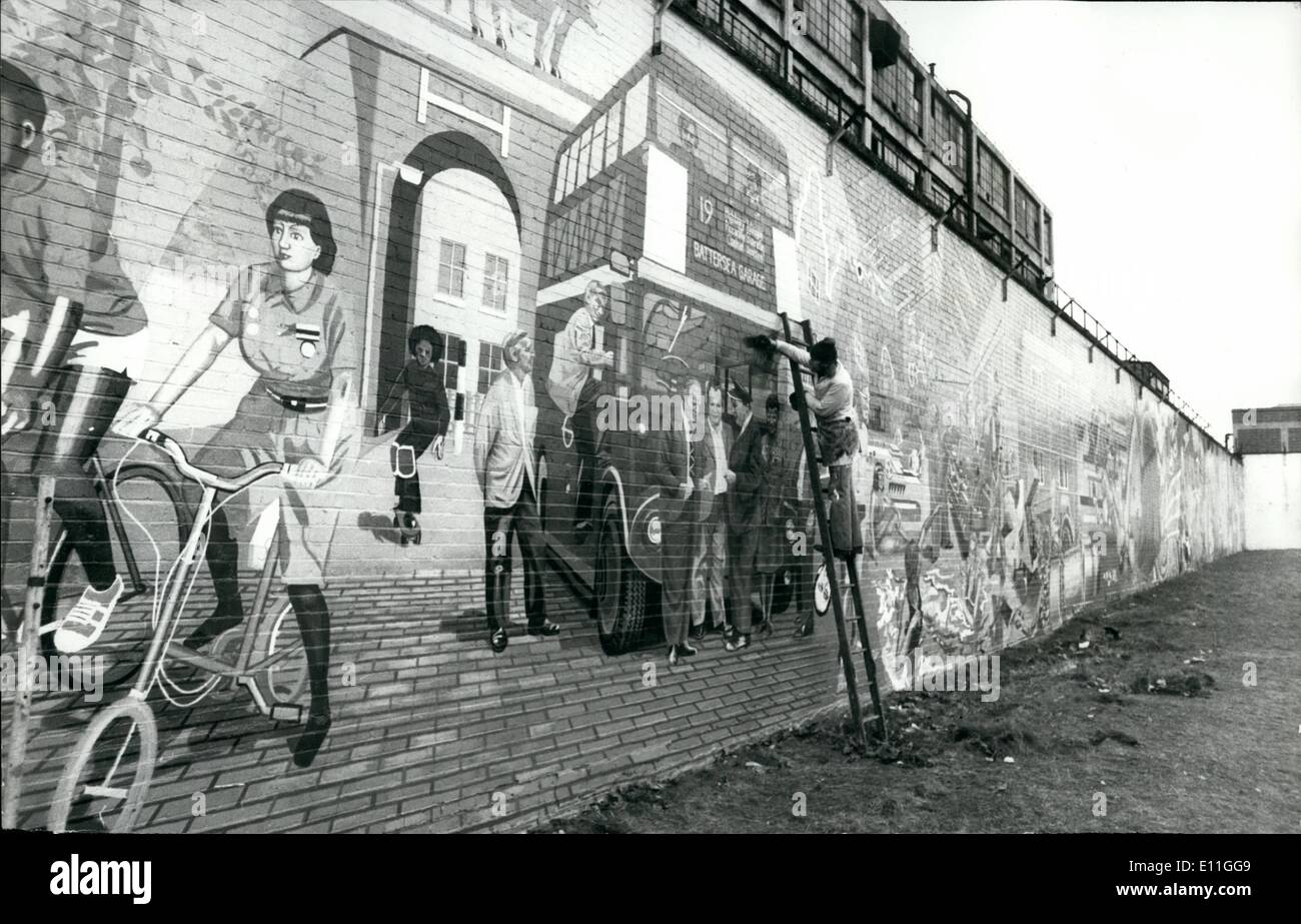 2. Februar 1978 - reicht Buschmänner The Wall auf A 200 Ft Wandbild bringen A Busman in Battersea, fahren Sie auf der Wand-diese sieben Arbeiter bei Bettersea Bus Garage geschehen, die in einem 200 ft Wandbild an der Wand außerhalb der Garage zu sehen sind. Das Wandbild ist eine Persiflage auf die Vorlieben und Abneigungen der Jugendlichen und ihre Eltern und Findmittel Projekt und die meiste Arbeit getan wurde von Brian Barnes, ein Royal College Kunst Ausbildung Gemeinschaft Künstler, spezialisiert auf Wandmalereien und Menschen vor Ort Stockfoto
