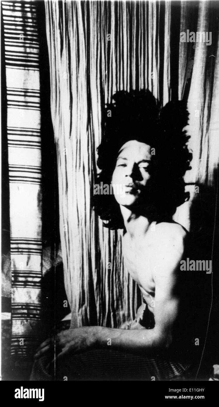 21. November 1977; London, England, Vereinigtes Königreich; Lead-Sänger MICK JAGGER der berühmten britischen Rockgruppe The Rolling Stones, die am längsten Überlebenden Gruppe in der Geschichte des Rock And Roll. (Bild Kredit: KEYSTONE Bilder USA/ZUMAPRESS.com) Stockfoto