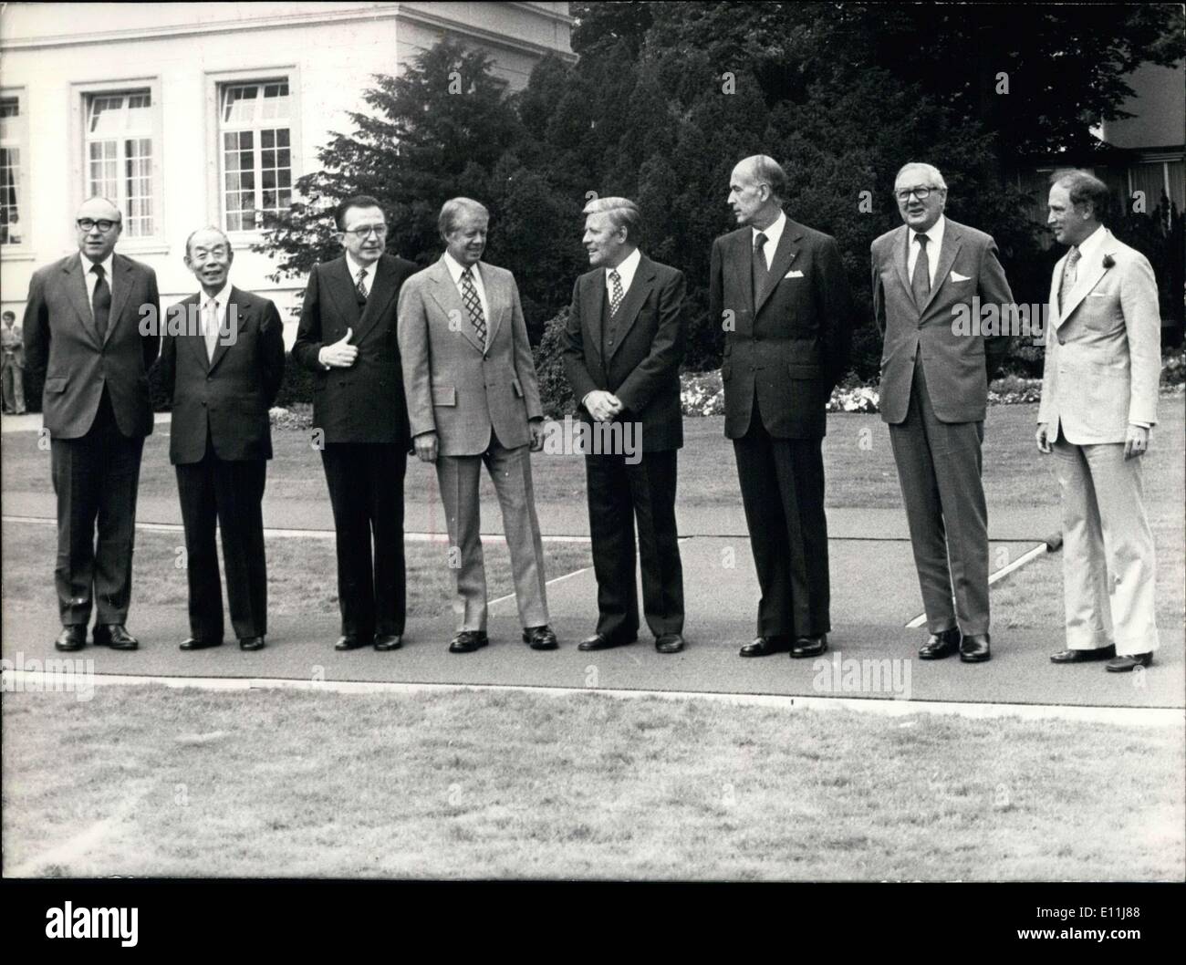 17. Juli 1978 - von links nach rechts: Präsident der Europäischen Kommission Roy Jenkins, Japans Premierminister Takeo Fukuda, italienischen Ministerpräsidenten Julio Andreotti, Präsident Jimmy Carter, Westen Deutschlands Bundeskanzler Helmut Schmidt, Frankreichs Präsident Giscard d ' Estaing, Großbritanniens Premierminister James Callaghan und Kanadas Premierminister Pierre-Eliot Trudeau. Stockfoto