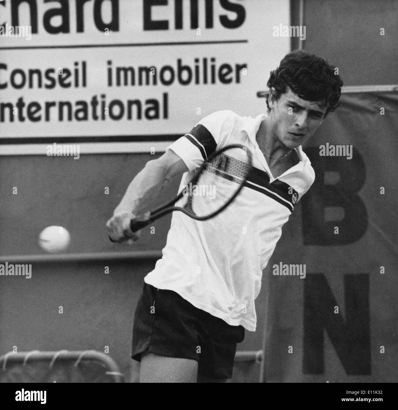 Unbekanntes - Ort Datum unbekannt - Tennis Spieler BUSTER MOTTROM in einem Tennismatch.  Res USA) Stockfoto