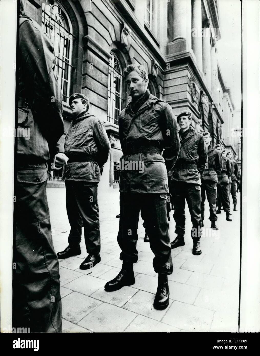 Sept. 09, 1978 - Prinz Phillipllipe von Belgien schließt sich der Armee. Die Belgien Militärschule rekrutieren neue 18-jährige Prinz Phillipe, Neffe von König Baudouin auf der Parade vor dem Verlassen der Schule für die Grundausbildung in einem Lager nahe der holländischen Grenze. Stockfoto