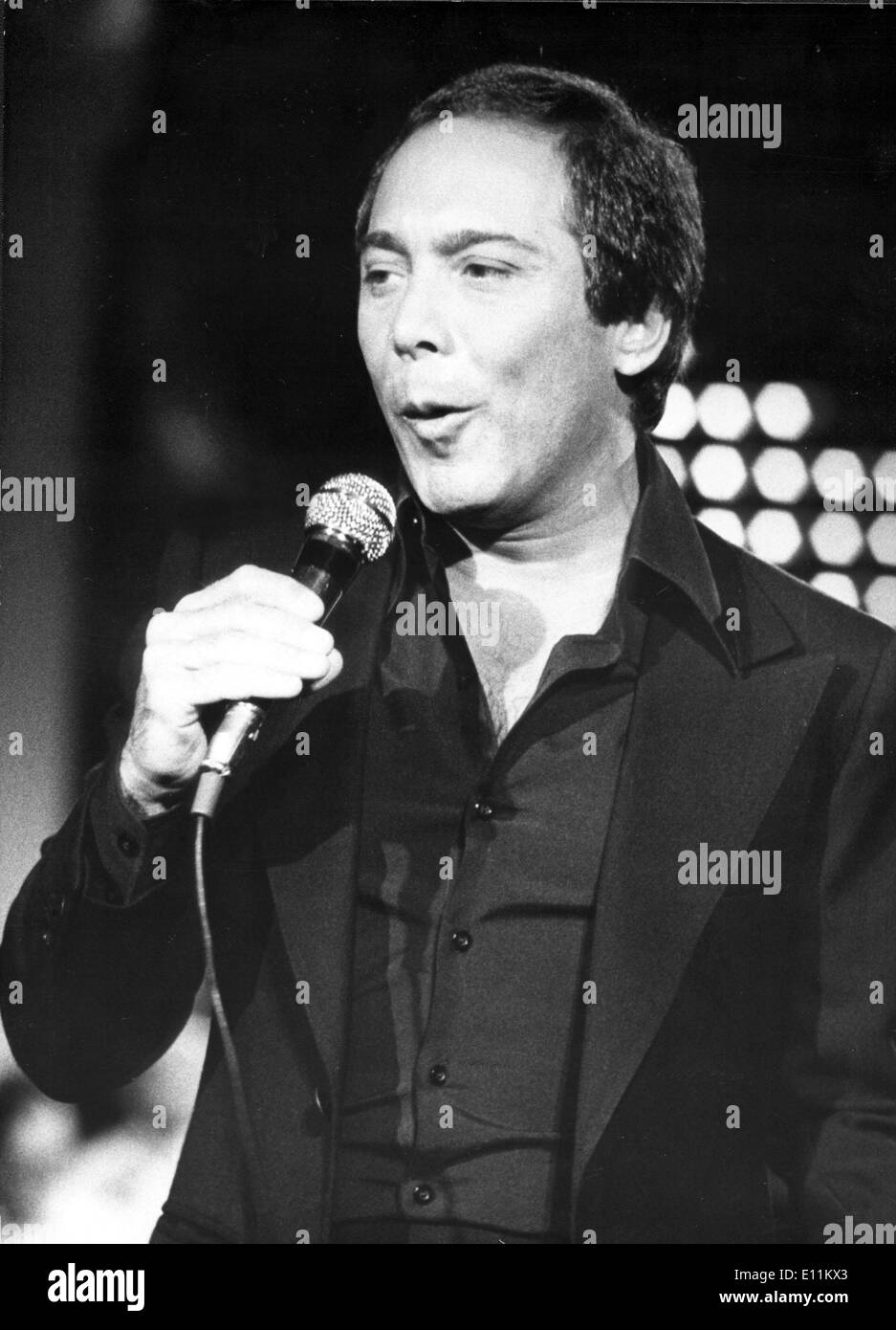 Sänger Paul Anka führt in Berlin Stockfoto