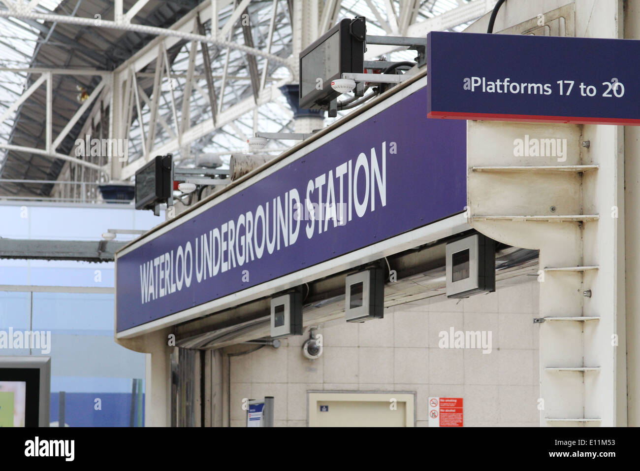 Waterloo unterirdische Station Schild am Waterloo Station-London Stockfoto