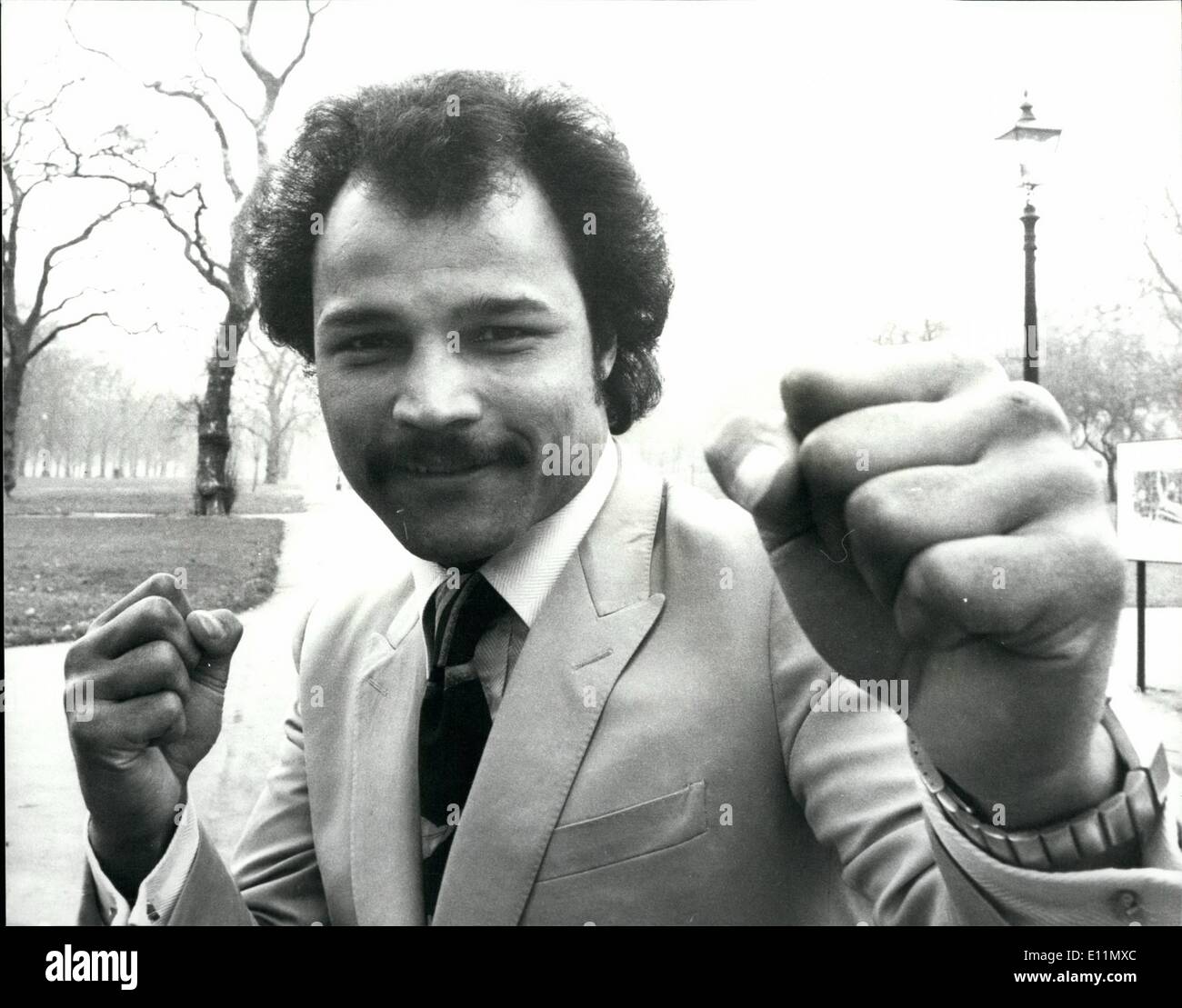3. März 1979 - unterzeichnete Conteh zu kämpfen Jesse Burnett John Conteh, amerikanische Jesse Burnett im Anglo-American Sporting Club am 9. April zu kämpfen. Foto zeigt: Ehemalige-Schwergewichts-Weltmeister. John Conteh in London. Stockfoto