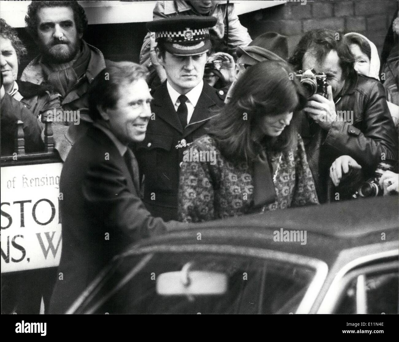 Bis 37 jahre alt lucy lindsay hogg Fotos und Bildmaterial in hoher Auflösung Alamy