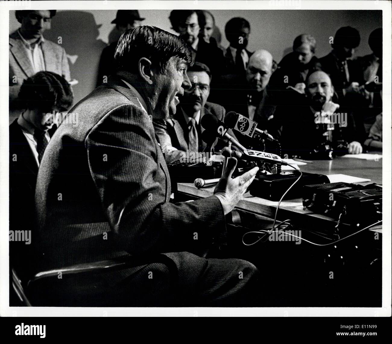 21. März 1979 - hielt unabhängige Sonderrat der Gerechtigkeit-Abteilung Paul J. Curran eine Pressekonferenz heute Morgen in den New Yorker Büros seiner Kanzlei Kaye Scholer, Fierman, Hays und Handler. Herr Curran ernannte gestern durchzuführen '' The Rest über die Untersuchung der verschiedenen NPL-Transaktionen zwischen der National Bank of Georgia und die Carter-Lager. Herr Curran ist 46 Jahre alt und ein ehemaliger United States Attorney Stockfoto