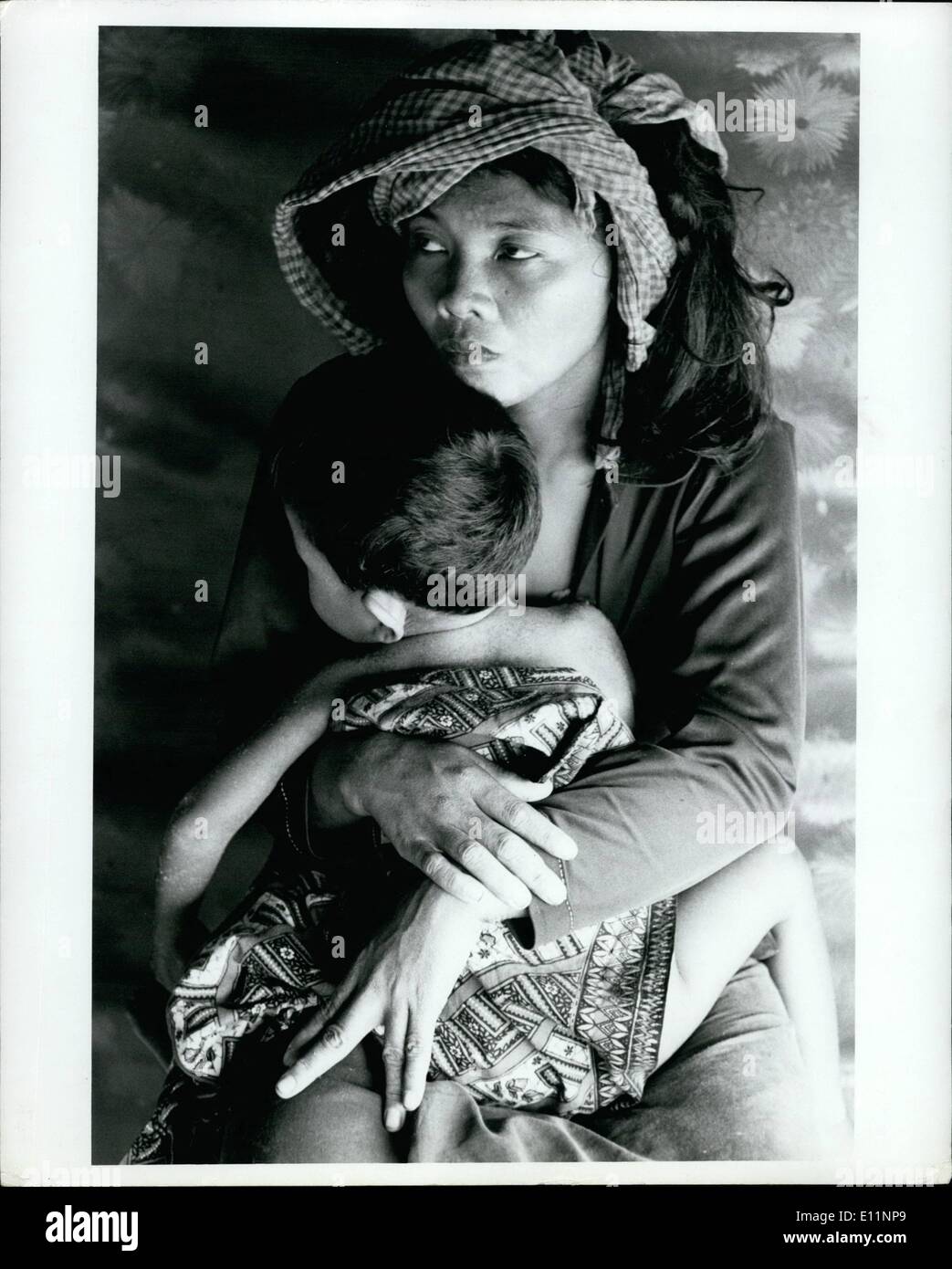 7. Juli 1979 - Bewältigung der Katastrophe Flüchtlinge und Vertriebene in Süd-Ost-Asien Klong Yai, Thailand, Juli 1979. Das humanitäre Engagement der internationalen Gemeinschaft wurde mit Nachdruck bekräftigt bei einer 2-Tages treffen in Genf einberufen im Juli von UN-Generalsekretär Kurt Waldheim. Die 65 Nationen anwesenden gemacht erhebliche Verpflichtungen des Fonds und bietet dauerhaften Asyl, um die sofortige und langfristige Bedürfnisse von Hunderttausenden von indochinesischen Flüchtlingen und Vertriebenen in Südost-Asien zu lösen Stockfoto