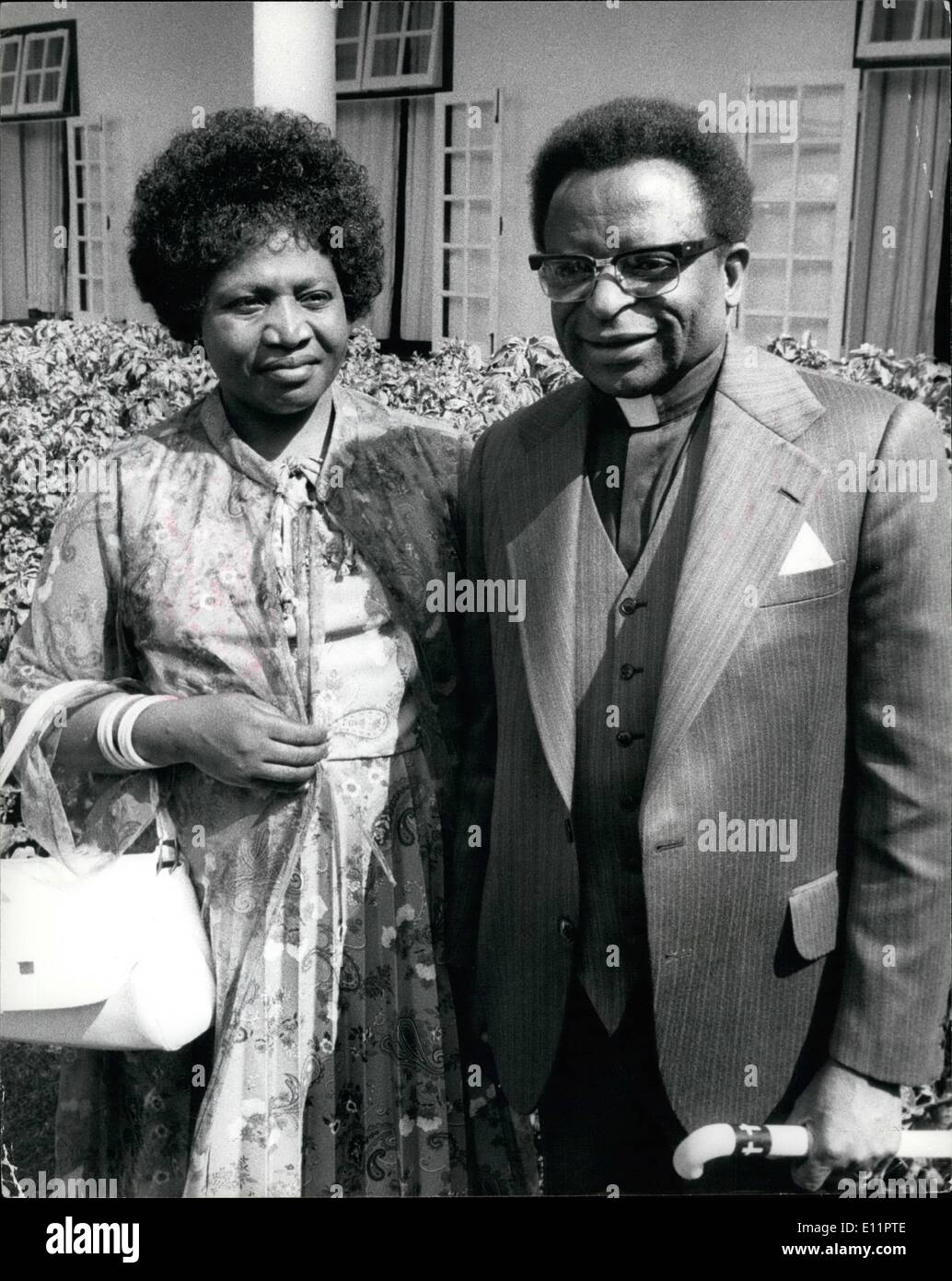 6. Juni 1979 - wird Bischof Muzorewa der erste schwarze Premierminister Simbabwes. Das Foto zeigt Premierminister Abel Muzorewa nach vereidigt als Ministerpräsident in Salisbury, mit seiner Frau. Stockfoto