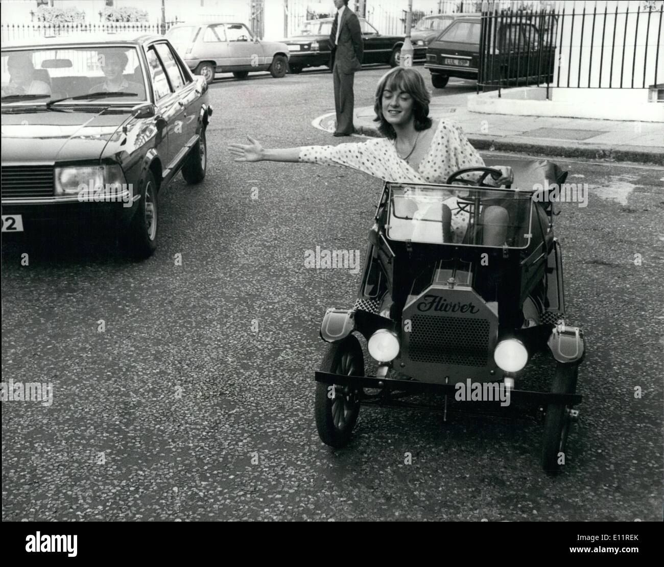 10. Oktober 1979 - Präsentation '' The Mighty Flivver'' '' die mächtigen Flivver'' war heute auf der Messe in London und gehört zu den Soalor-Down-Versionen von dieser neuen Linie in Miniatur-Autos. Over15, 000 aktuell wurden. Sie sind nicht nur zum Spaß, obwohl Sie Spaß mit ihnen haben können-sie können nützlich sein, zu; zu tragen Lasten zu schleppen, und sind areal Kapital auf einen Zustand, es hat einen Briggs und Stratton Motor, Höchstgeschwindigkeit kann bis zu 15 km/h, angepasst und verfügt über eine Drossel automatischer Fehler Absperrung Schalter, ist leicht genug, um von zwei Personen gehoben werden und kann von Kindern und älteren Menschen mit Gefahren werden Stockfoto