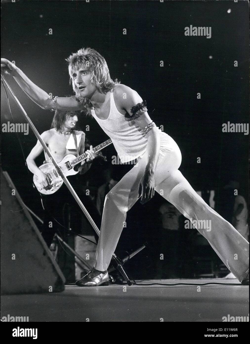 5. Mai 1980 - verbeugen The Rod Stewart sich vor seinem Publikum. Stockfoto