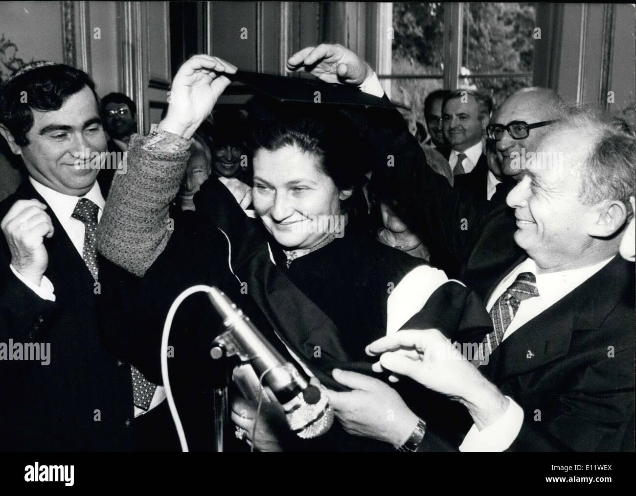 6. Mai 1980 - erhält Simone Veil Doktor Honoris Causa Diplom Stockfoto