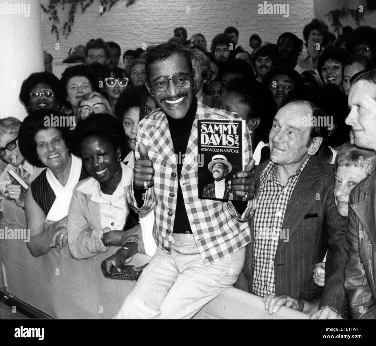 Sänger Sammy Davis Jr. am Signierstunde Stockfoto