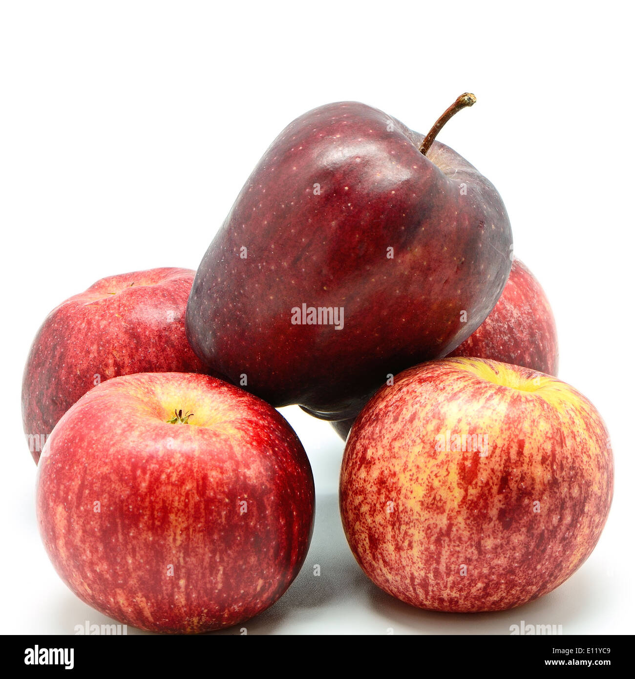 Reifer Apfel, isoliert auf weißem Hintergrund Stockfoto