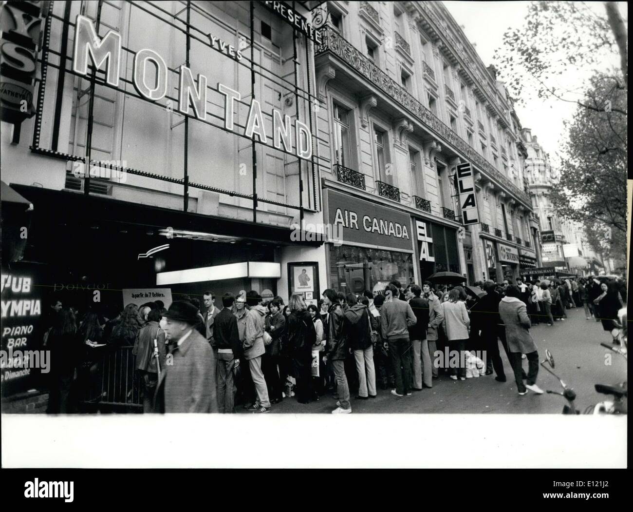2. November 1981 - beschlossen, dass das Olympia und Yves Montand 4 zusätzliche Shows, die reserviert werden für Studenten nur tun. Tickets verkaufen für einen bescheidenen Preis von 5 Franken, so dass die Schüler Yves Montand hören können, die derzeit im Olympia jede Nacht und haben großen Erfolg mit seiner Show ist. Stockfoto
