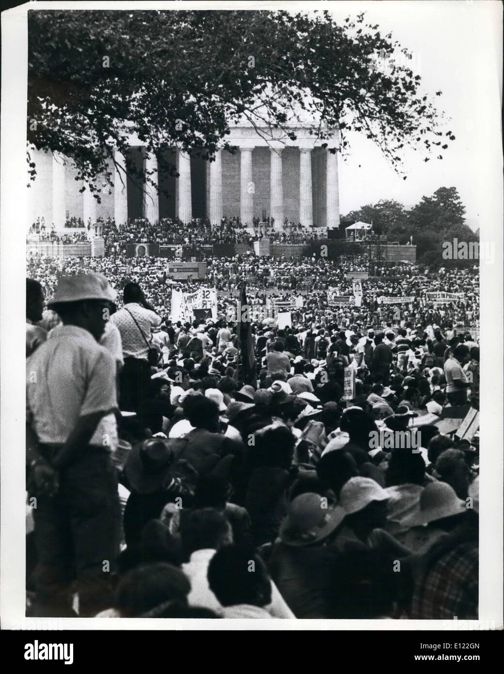 8. August 1983 - Marsch auf Washington: ein über alle Blick auf die Demonstranten an der Lincoln Memorial The Crowd mehr als 200.000 stark war. Stockfoto