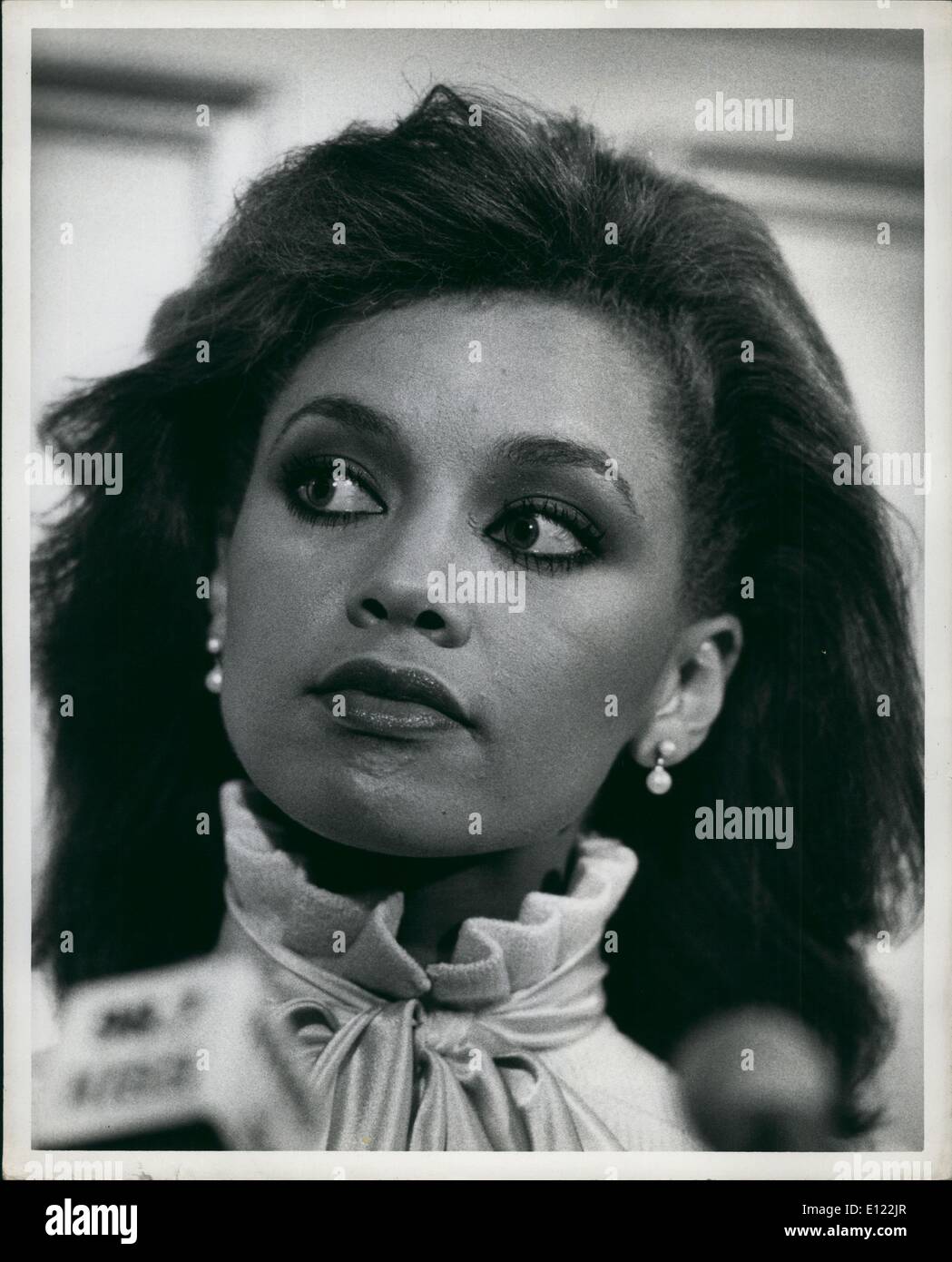 Sep 18, 1983 - New York, New York, USA - VANESSA WILLIAMS wurde die erste schwarze Frau, die Miss America Schönheitswettbewerb in der 63 jährigen Geschichte des Ereignisses zu gewinnen. Miss Williams ist ein 20 Jahre Alter Musiktheater Major an der Syracuse University im Bundesstaat New York. Bild: Miss Williams auf einer Pressekonferenz in New York. Stockfoto