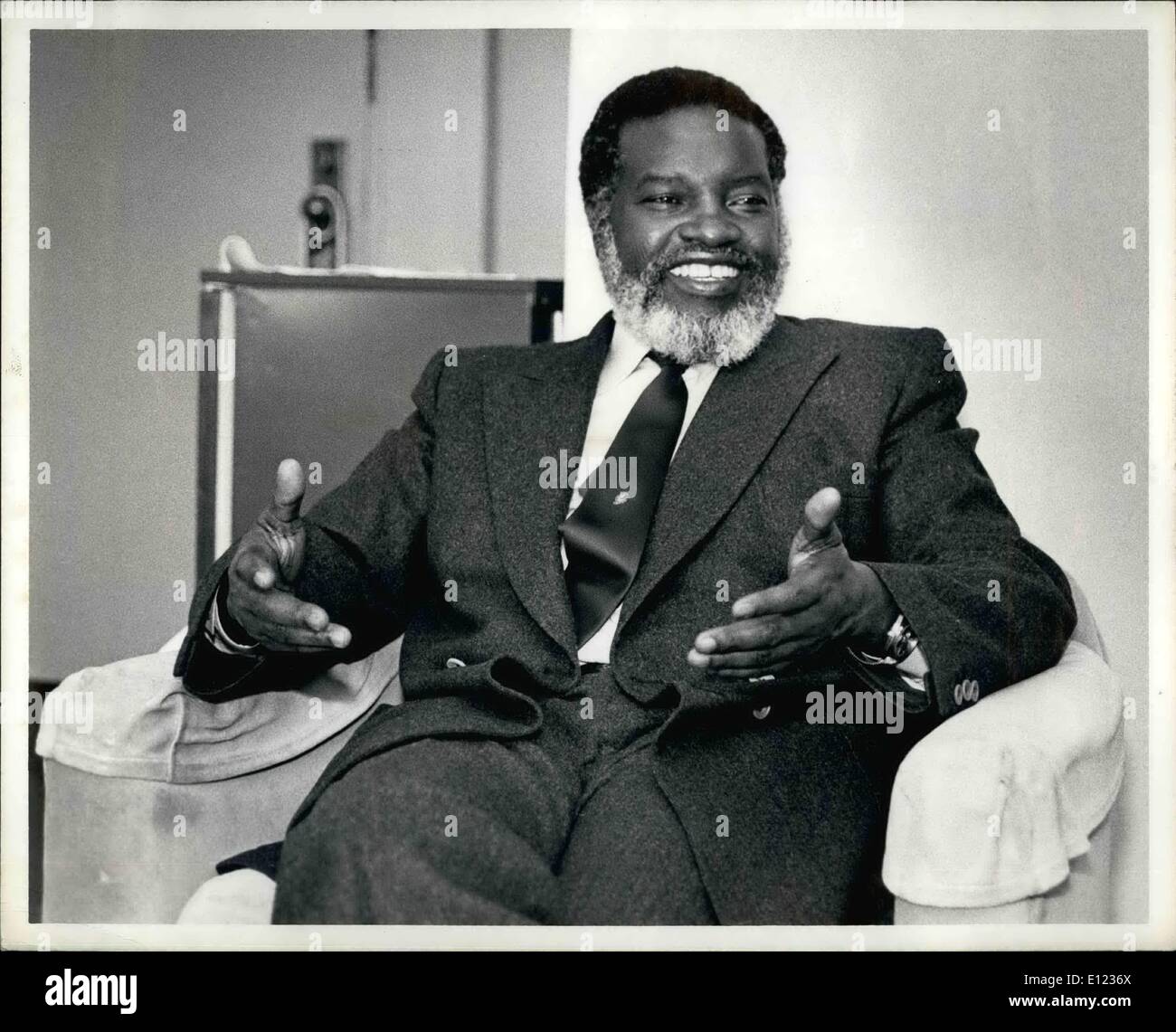 2. Februar 1984 - sagte Guerilla-Führer Sam Nujoma, Präsident der South West Africa Peoples Organization, dass seine Männer würden weiterhin in Namibia (Südwestafrika) zu kämpfen unter Beachtung einer kürzlich abgeschlossenen Entflechtung Übereinstimmung zwischen Angola und Südafrika. Herr Nujoma, machte auf das Ende einer Reise, die ihn in sechs Ländern geführt hat seine Bemerkungen in einem Interview im Vereinten Nationen Hotel in New York City. '' Der Kampf in Namibia wird weitergehen, da gibt es keine Waffenruhe in Namibia'' Mr Nujoma sagte durch fügte er hinzu, dass Swapo war bereit, einen Waffenstillstand mit der Republik Südafrika zu unterzeichnen Stockfoto