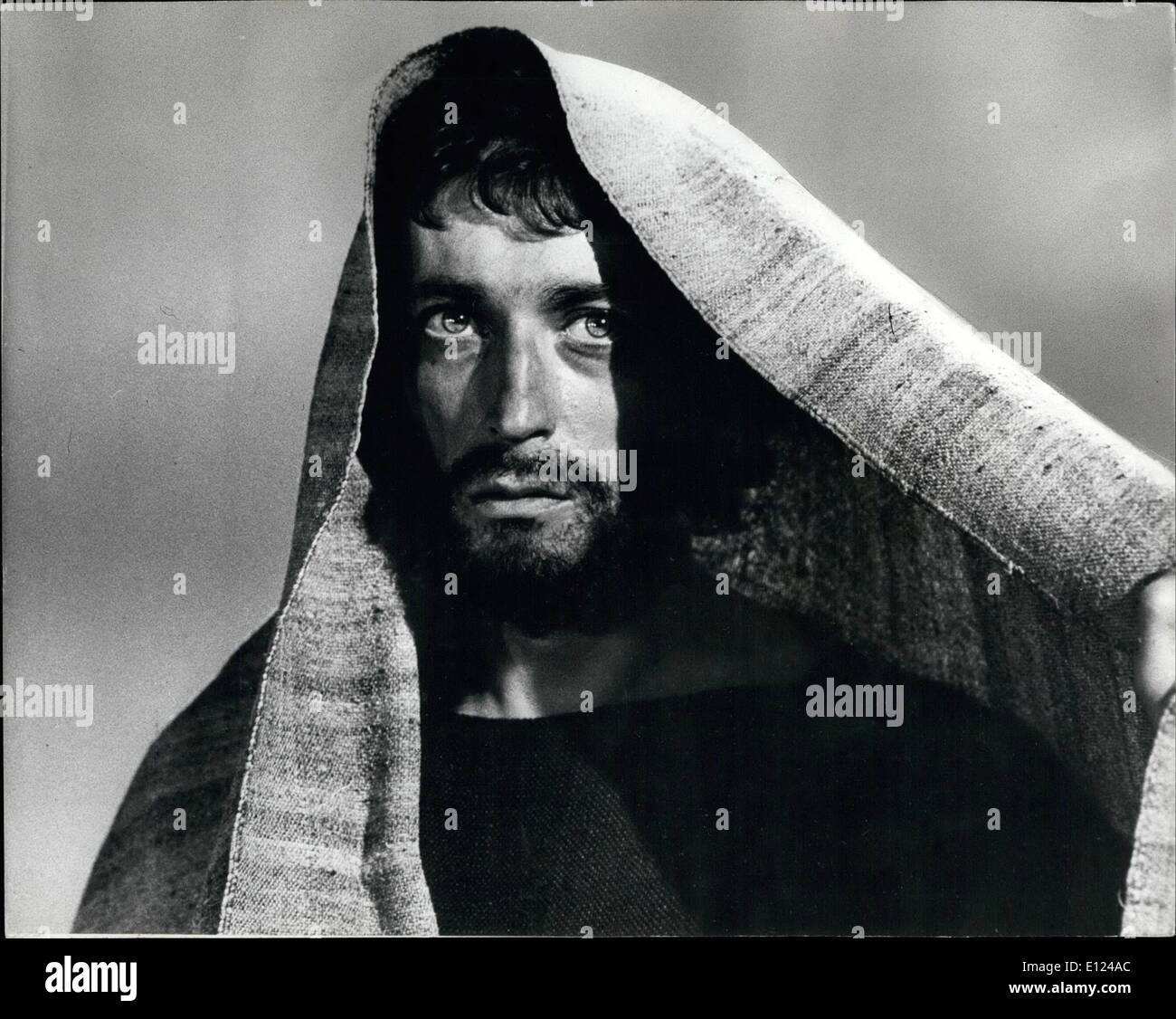 8. August 1985 - Robert Powell, das Leben Jesu darzustellen: Sir Lew Grade, Vorsitzender des ATV und der Direktor der RAL, italienischen Staatsfernsehen, gab bekannt, dass der hervorragende britische Schauspieler Robert Powell, berühmt für seine Vergangenheit in der Fernsehserie "Doomwatch" Jesus in die beiden Unternehmen Produktion von Zeffirellis '' das Leben von Jesus'' zu porträtieren. Die Serie wird als sechs einstündige Programme gedreht werden. Anderen Akteuren für die Hauptrollen. So weit, Peter O'Toole hat zugestimmt, John the Baptist spielen und Sir Laurence Olivier spielen auch eine Rolle Stockfoto