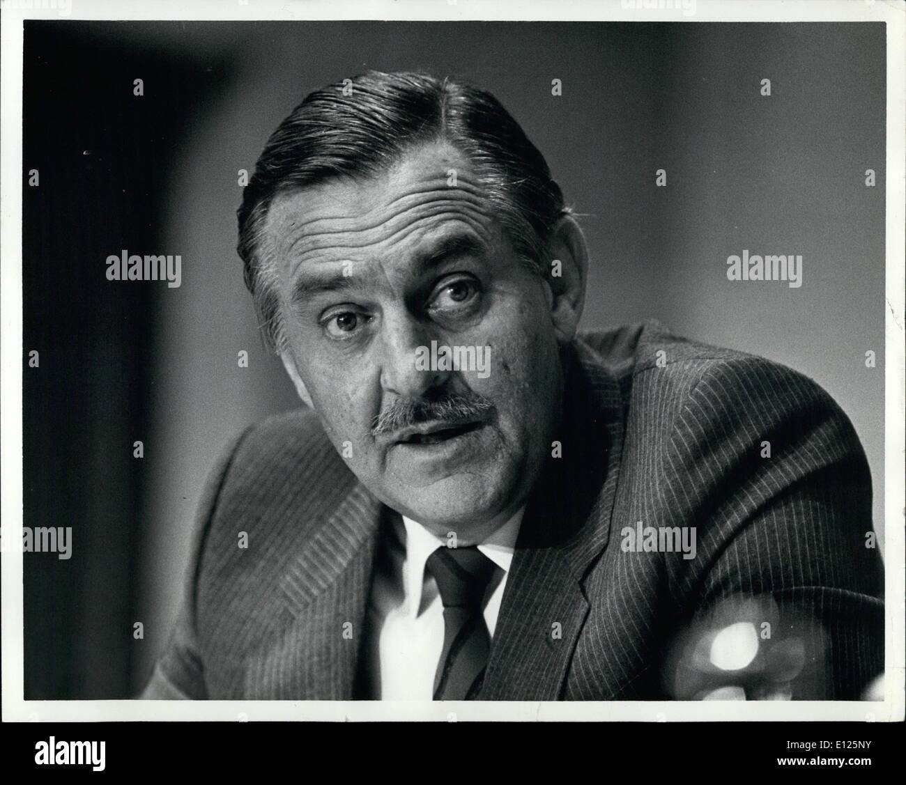 12. Dezember 1988 - Pressekonferenz südafrikanische ausländische Minister Roelof (PIK) Frederik Botha eine heute Nachmittag nach der Unterzeichnung Stockfoto