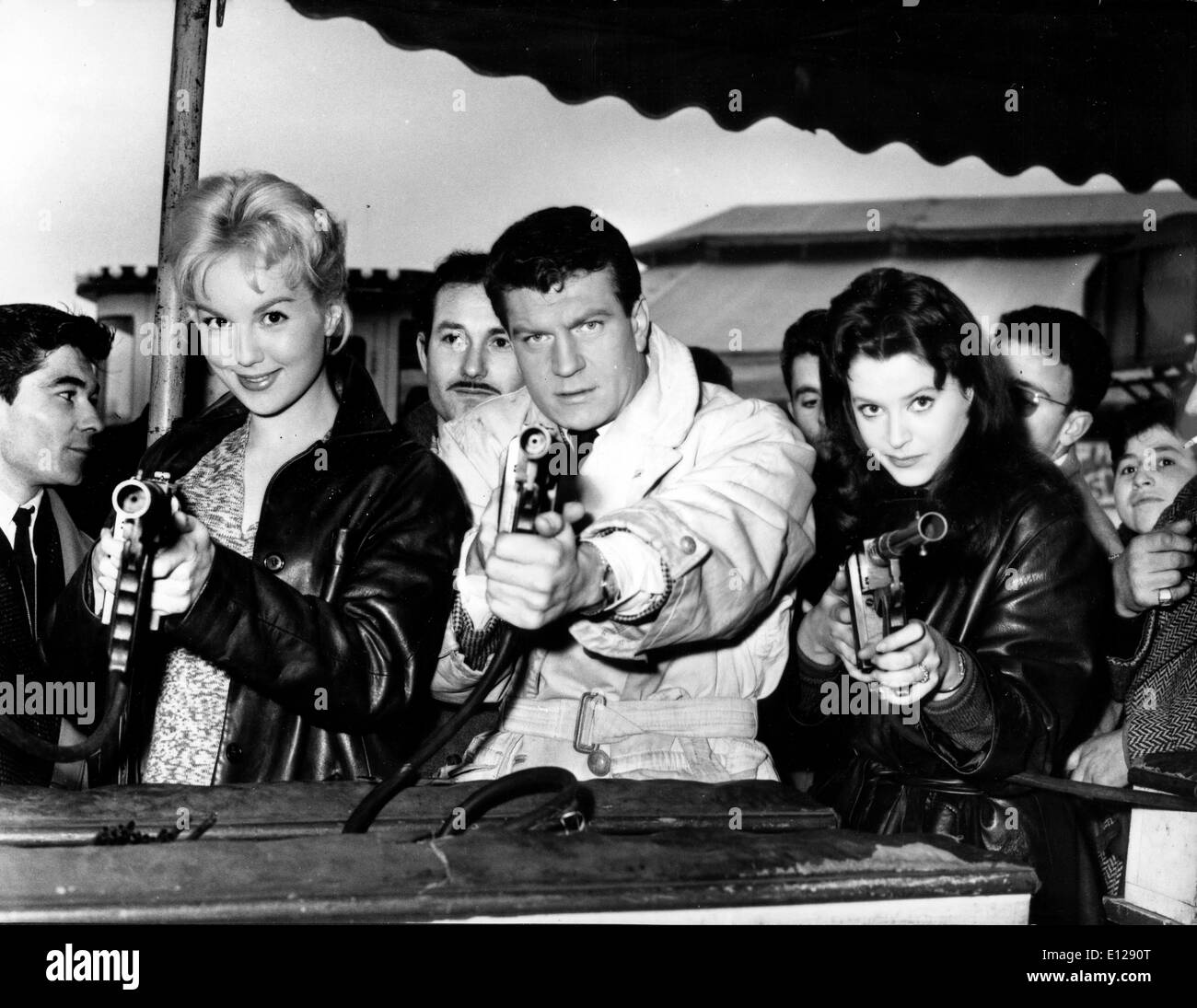 1. April 2009 - London, England, Vereinigtes Königreich - MYLENE DEMONGEOT (L) ist eine französische Schauspielerin, geboren 29. September 1935 in Nizza Stockfoto