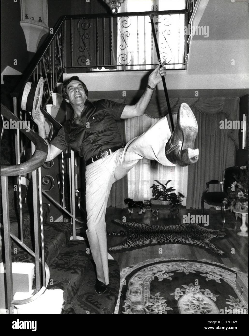 9. Dezember 2011 - ist Frankie Vaughan heute 50. Er machte sich einen Namen mit seinen hohen Kicks und ein Lied Green Door, 3. Februar 1978. Stockfoto