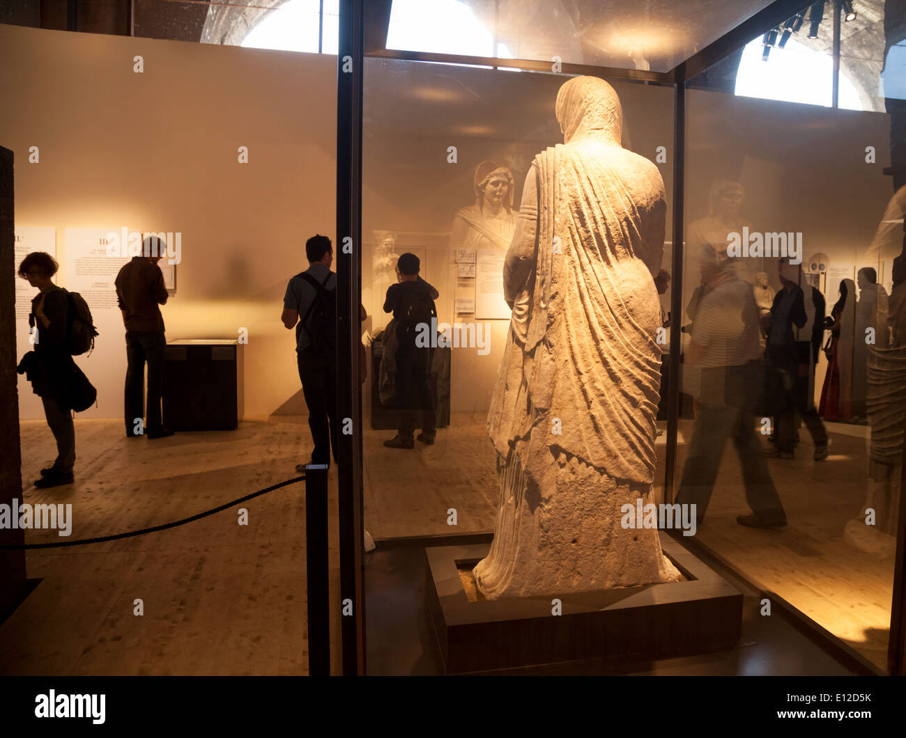 Besucher in das Museum des Europäischen Kolosseum, Rom, Italien Stockfoto