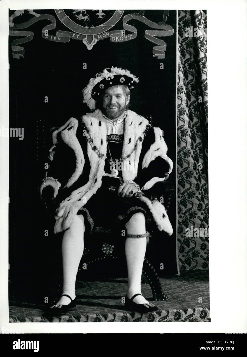 14. Dezember 2011 - The BBC Television Shakespeare - Henry VIII "Henry VIII ist der sechste in der BBC Television Shakespeare-Serie auf BBC 2 Sonntag Februar 25 gezeigt werden. John Stride als Heinrich VIII. Stockfoto