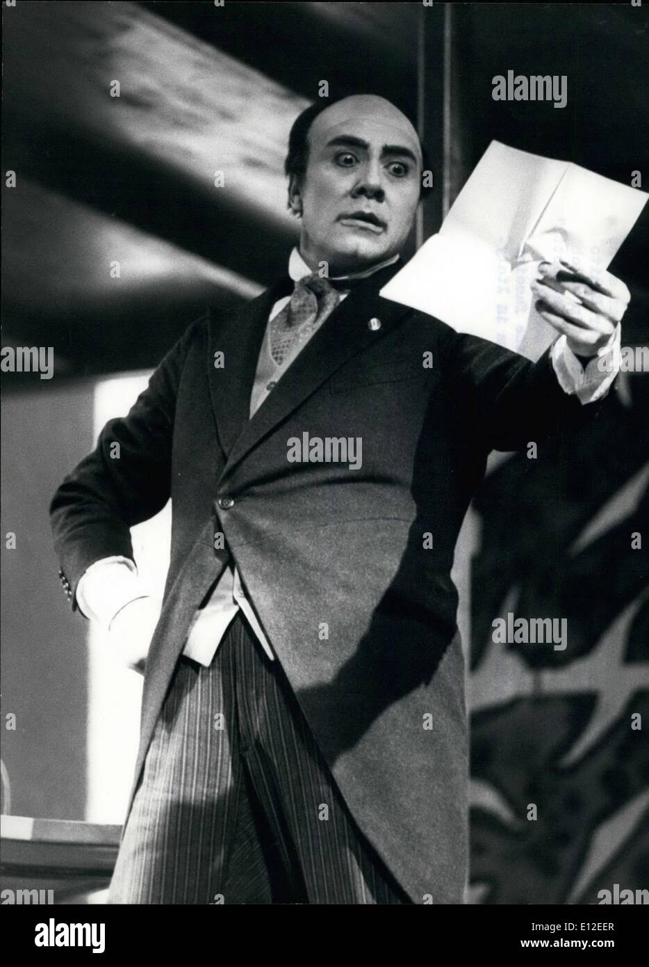 20. Dezember 2011 - Roma, März 1968 = junge Schauspieler Gianni muss sehen, wie er die Rolle des ehemaligen Diktators Benito Mussolini, Führer des Faschismus spielt. Das Drama in welcher, das Schauspieler Gianni Muay arbeitet mit dem Titel '' des Verbrechens Matteotti'', das 1922 stattgefunden hatte, als die sozialistischen Abgeordneten Giacomo Matteotti einige Monate vor Tha Aufkommen von Fascimm in Italien von den Faschisten ermordet wurde. OPS = Schauspieler Gianni Musy als Benito Mussolini Stockfoto