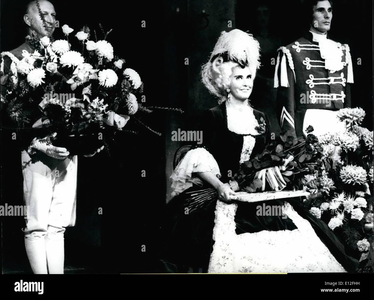 26. Dezember 2011 - Casa seit 30 Jahren auf der Bühne.: Welt berühmten Schweizer Sängerin Lisa della Casa hatte ihr 30-jähriges Jubiläum als Künstler während der Premiere von "Rosenkavalier" am Opernhaus in Zürich, der Ort ihrer ersten Performancce. Stockfoto