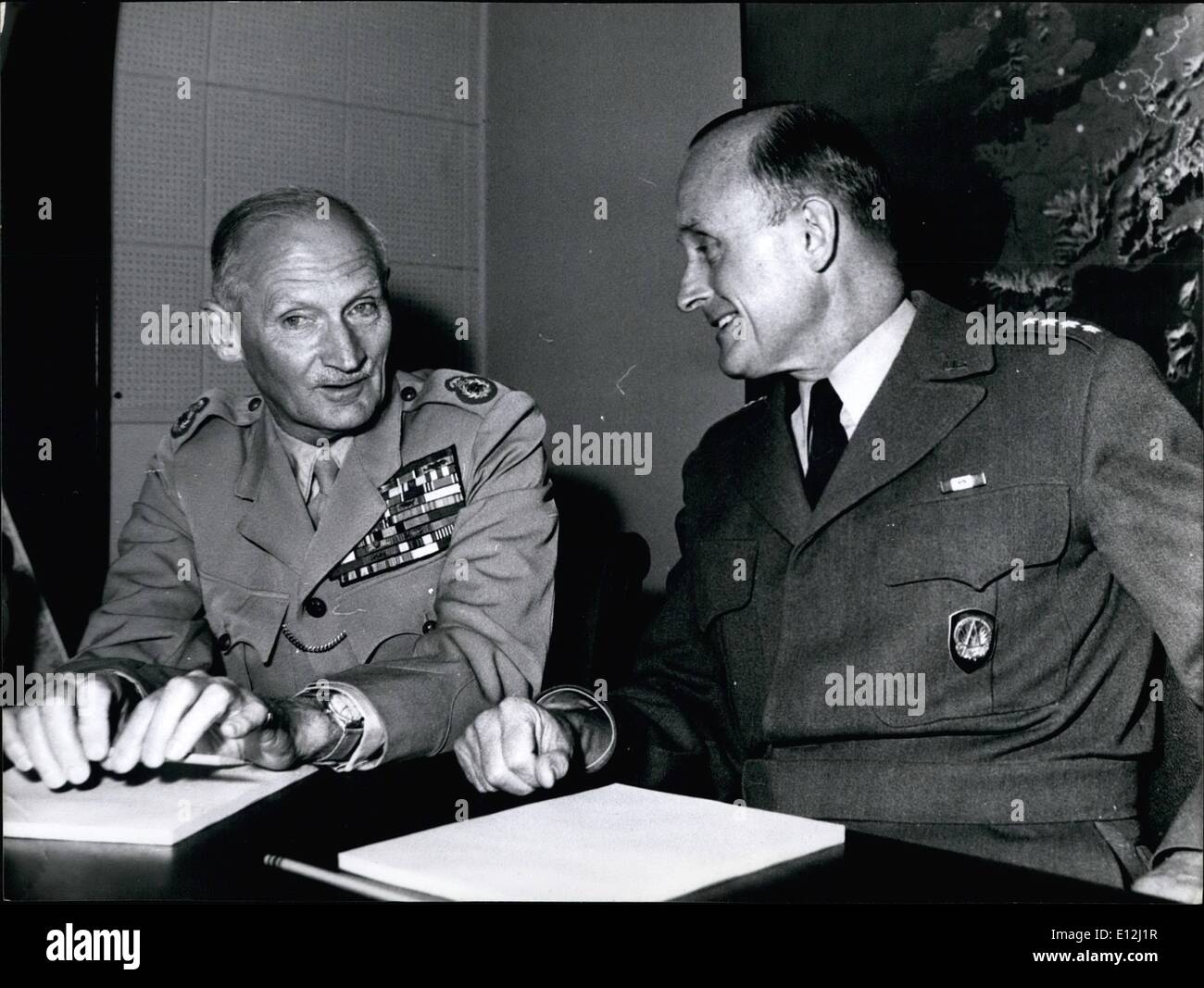 Alfred gruenther Fotos und Bildmaterial in hoher Auflösung Alamy